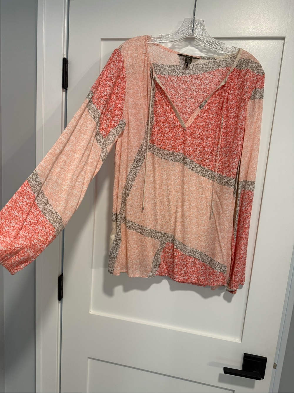 Tommy Bahama Peach and Coral V-Neck Long Sleeve Top, Size S